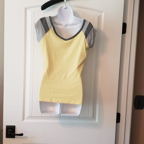 Bebe Top - Picture 2 of 2